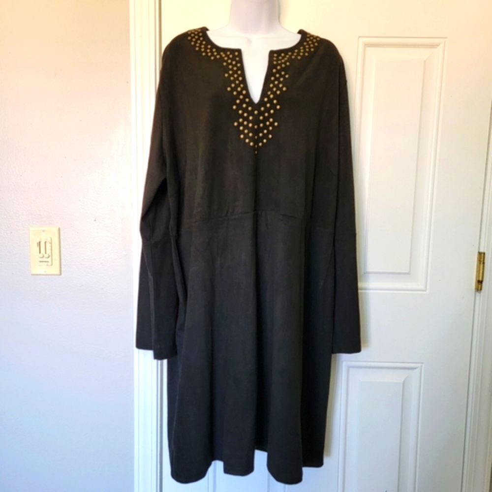 Elegant Black Dress with Gold Accents